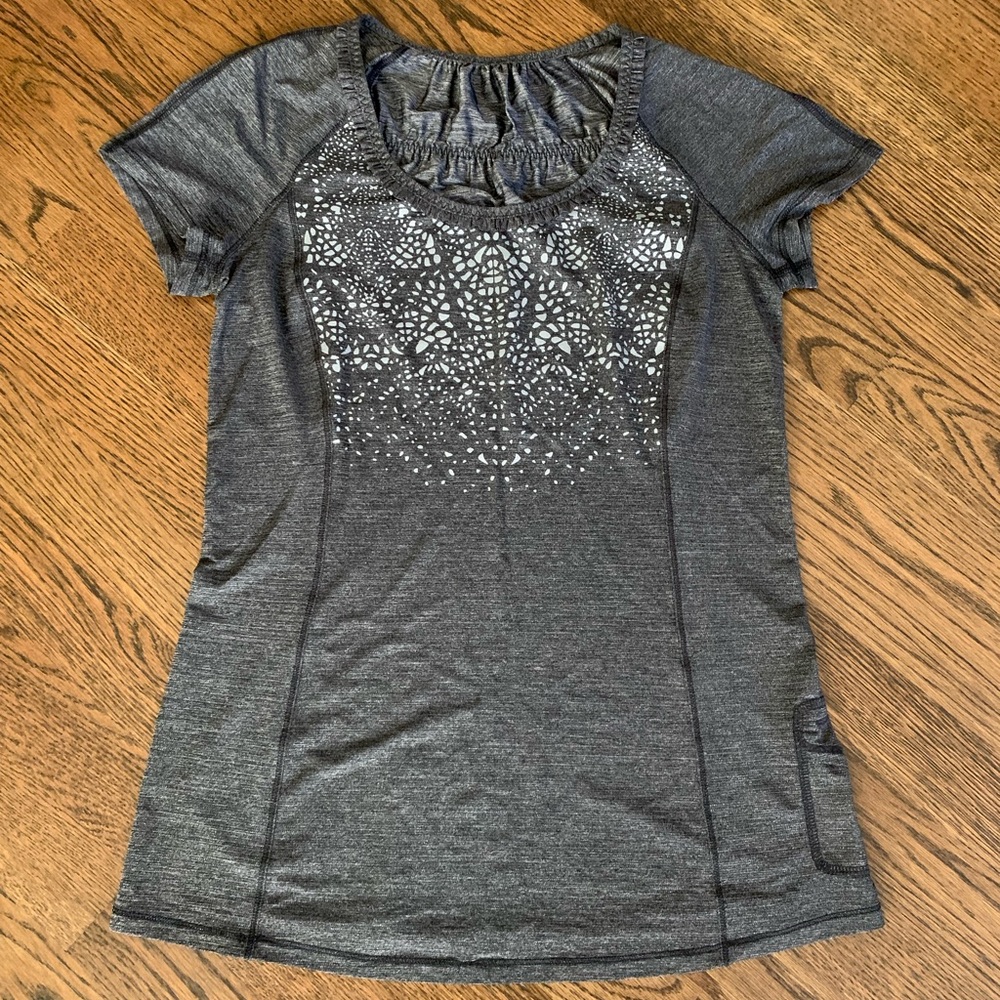 Lululemon Short Sleeve Grey Top, Size 4